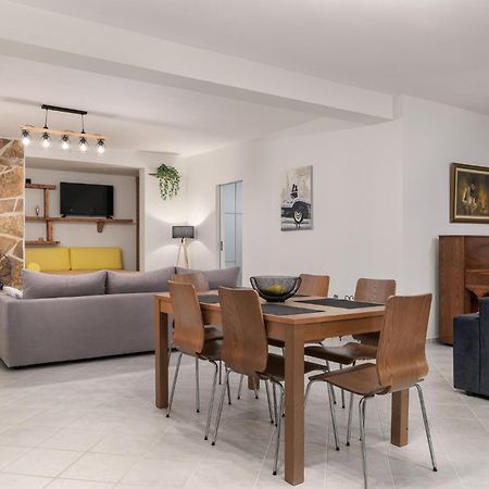 Domelia'S Luxury Apartments Near Airport & Beach Artemida  Exterior foto